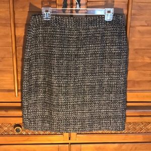 Banana Republic Tweed Skirt 10. W- 31”, Len- 21”